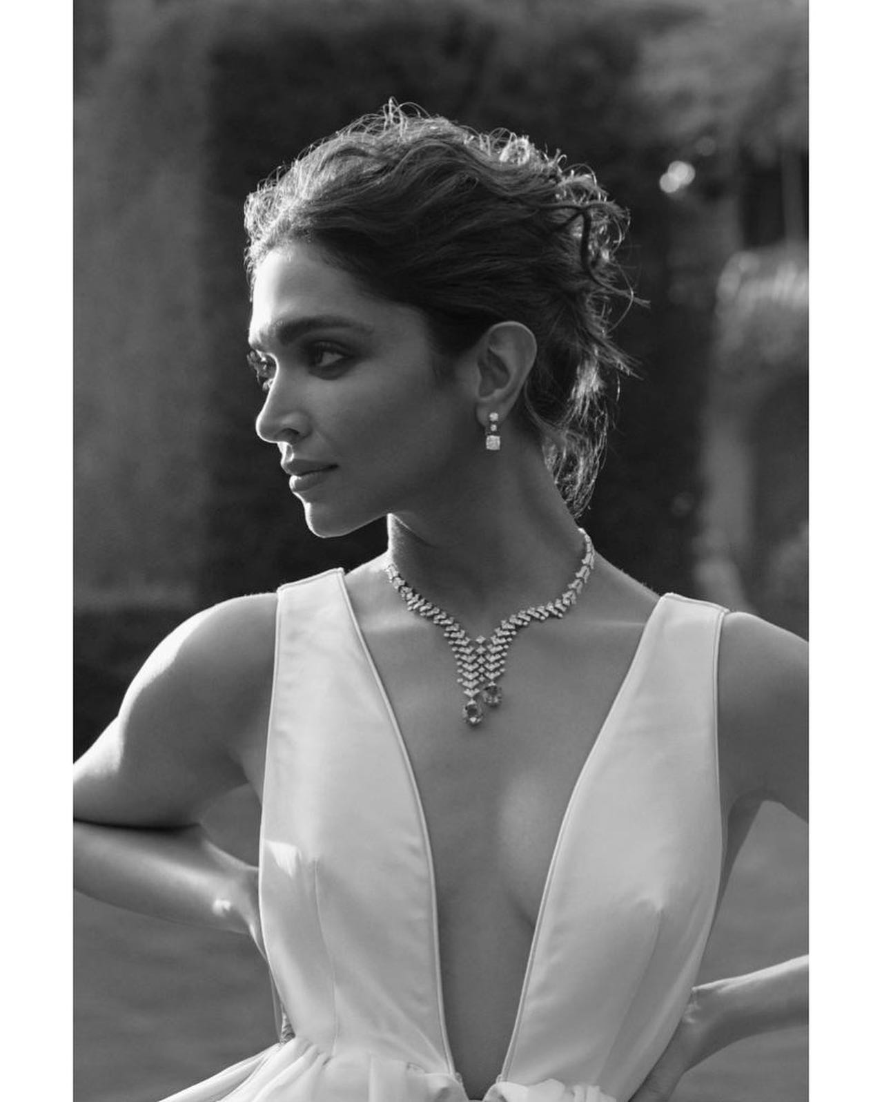 deepika-padukone-hot-pic-1_9903